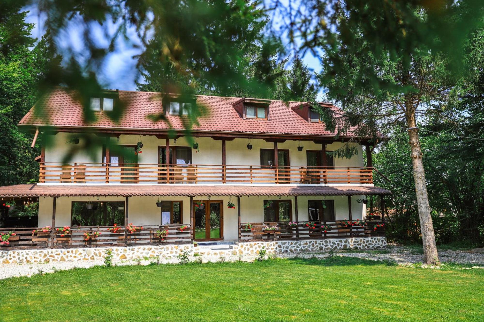 Pensiunea Vinatur Porumbacu de Sus Esterno foto